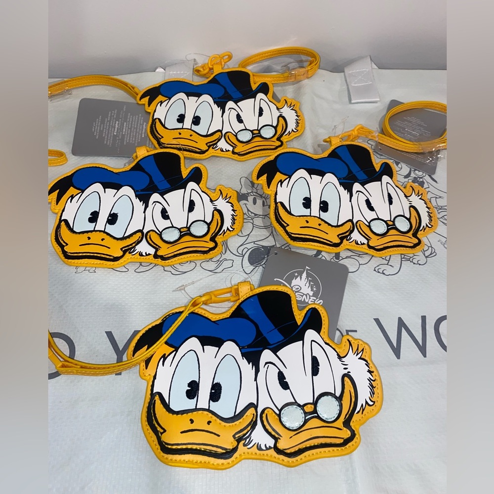 donald duck card holder